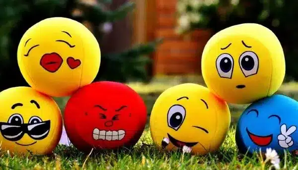 Từ ngữ cảm xúc mạnh mẽ cho bài viết